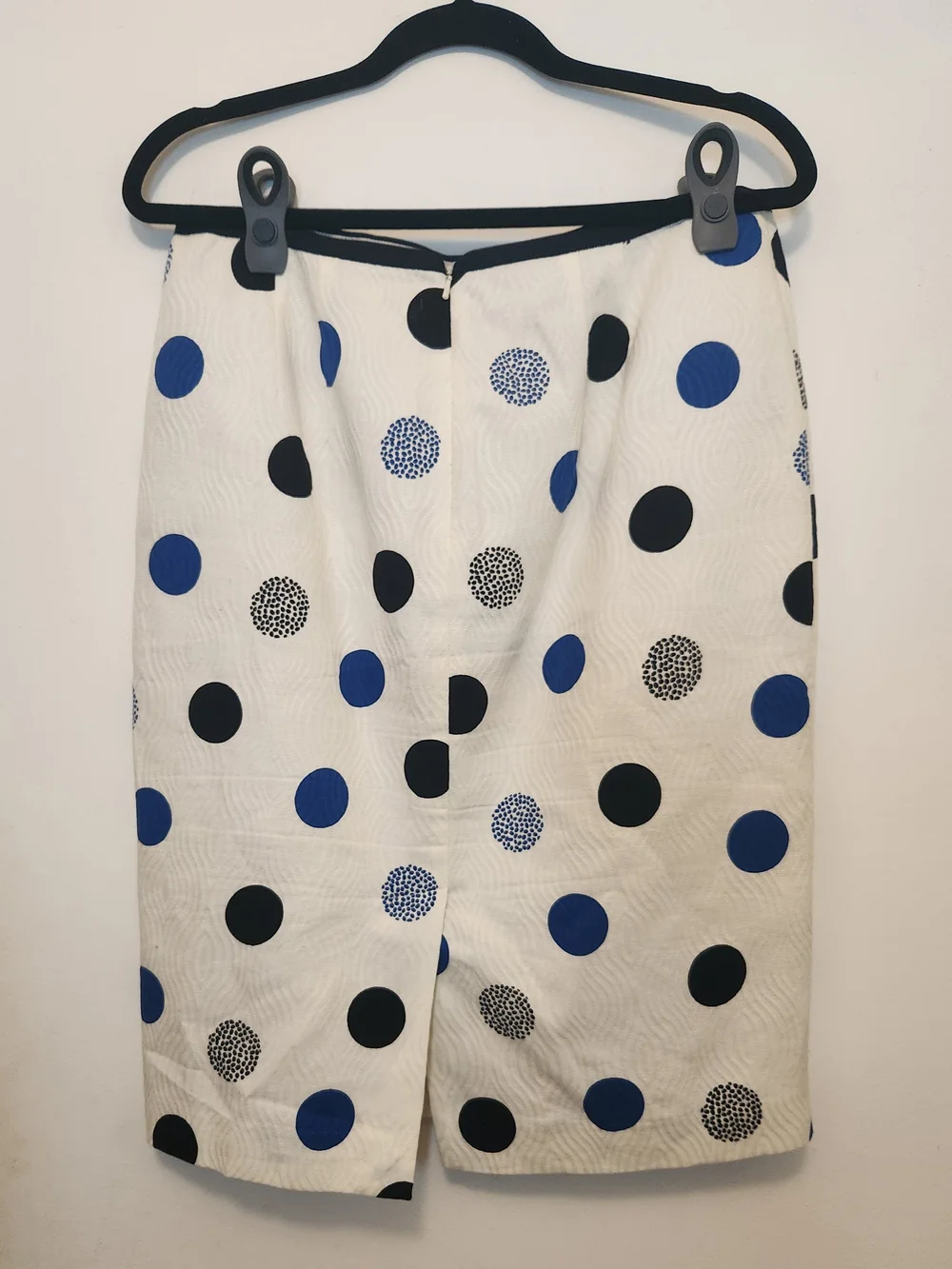 Talbots White Pencil Skirt with Blue and Black Polka Dots